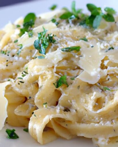 Golden Garlic Buttered Noodles: A Simple Comfort Classic