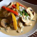 Creamy Coconut Chicken Curry: A Flavorful Tropical Twist