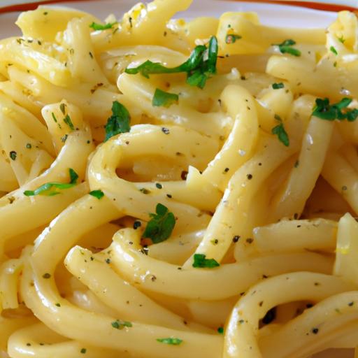 Golden⁣ Garlic Buttered Noodles: ⁣A Simple ​Comfort Classic