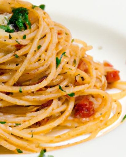 Wholesome Whole-Wheat Spaghetti with Garlic & Olive Oil Delight