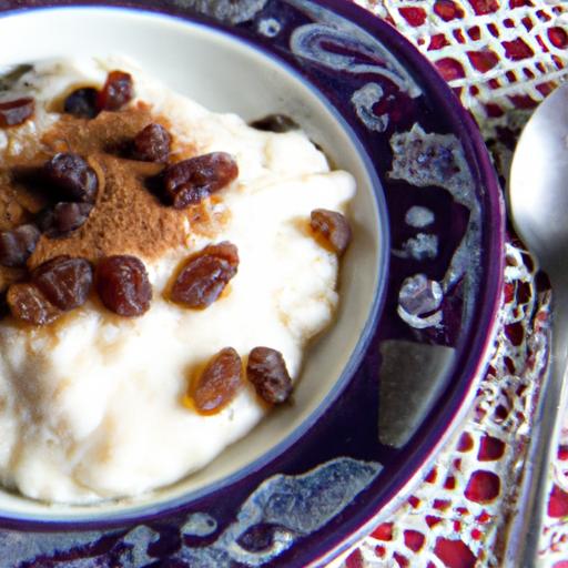 Creamy Rice Pudding with Cinnamon & Raisins: A Timeless Treat